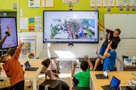 How Teachers Can Effectively Use Technology in the Classroom 9 download 2025 03 08T133543.133 1