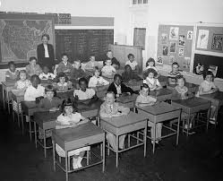 “Is Traditional Schooling Dead? Exploring the Rise of Microlearning and Modular Education” 5 download 2025 05 13T153044.601